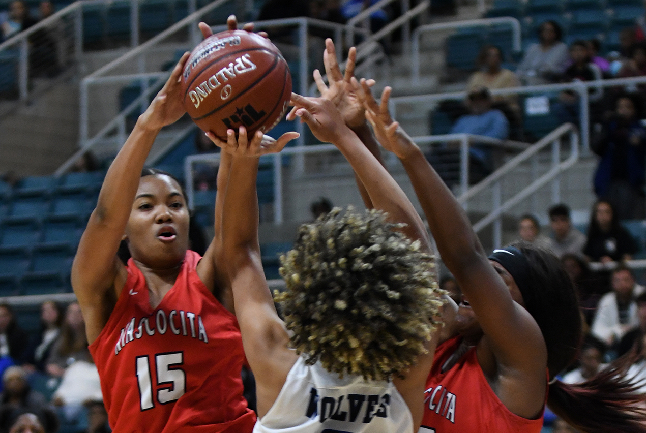 Chron s Girls Athlete Of The Week Elyssa Coleman Atascocita