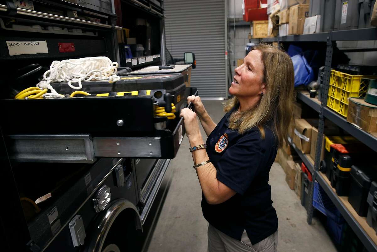 FBI agent had front-row seat to the country's most notorious crime scenes