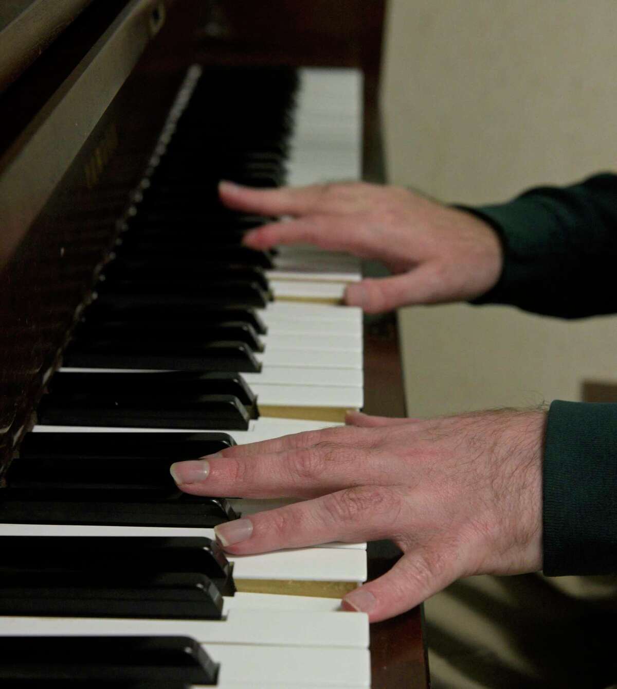 Blind, half-deaf Danbury pianist got start with stranger's gift