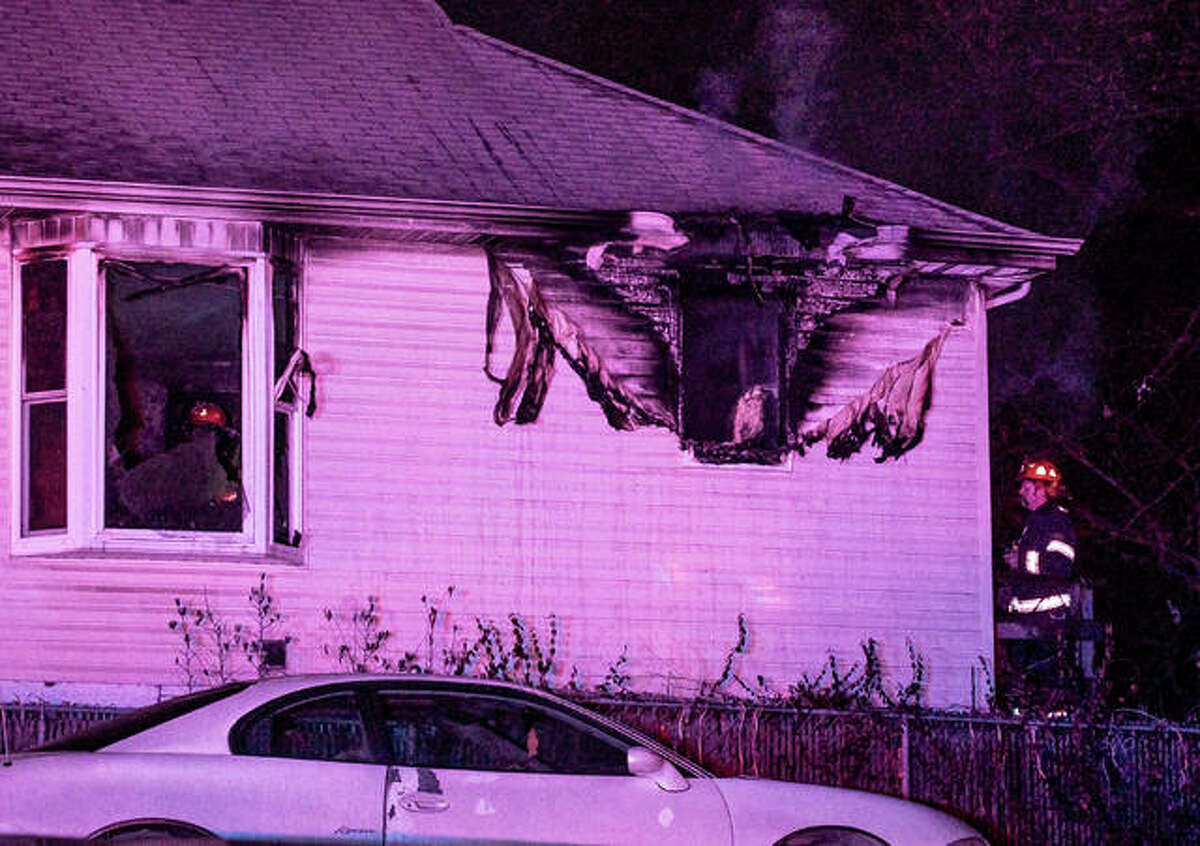 Two airlifted after Alton Christmas Eve house fire