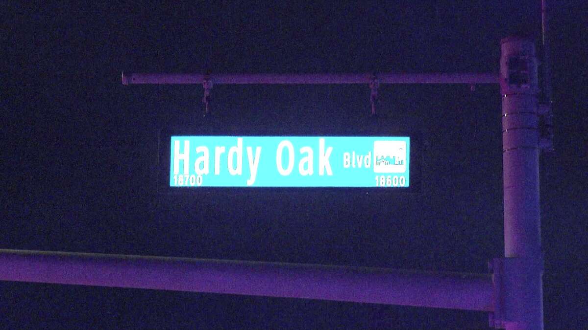 Man allegedly rammed SAPD vehicle, four cars at dealership on Christmas