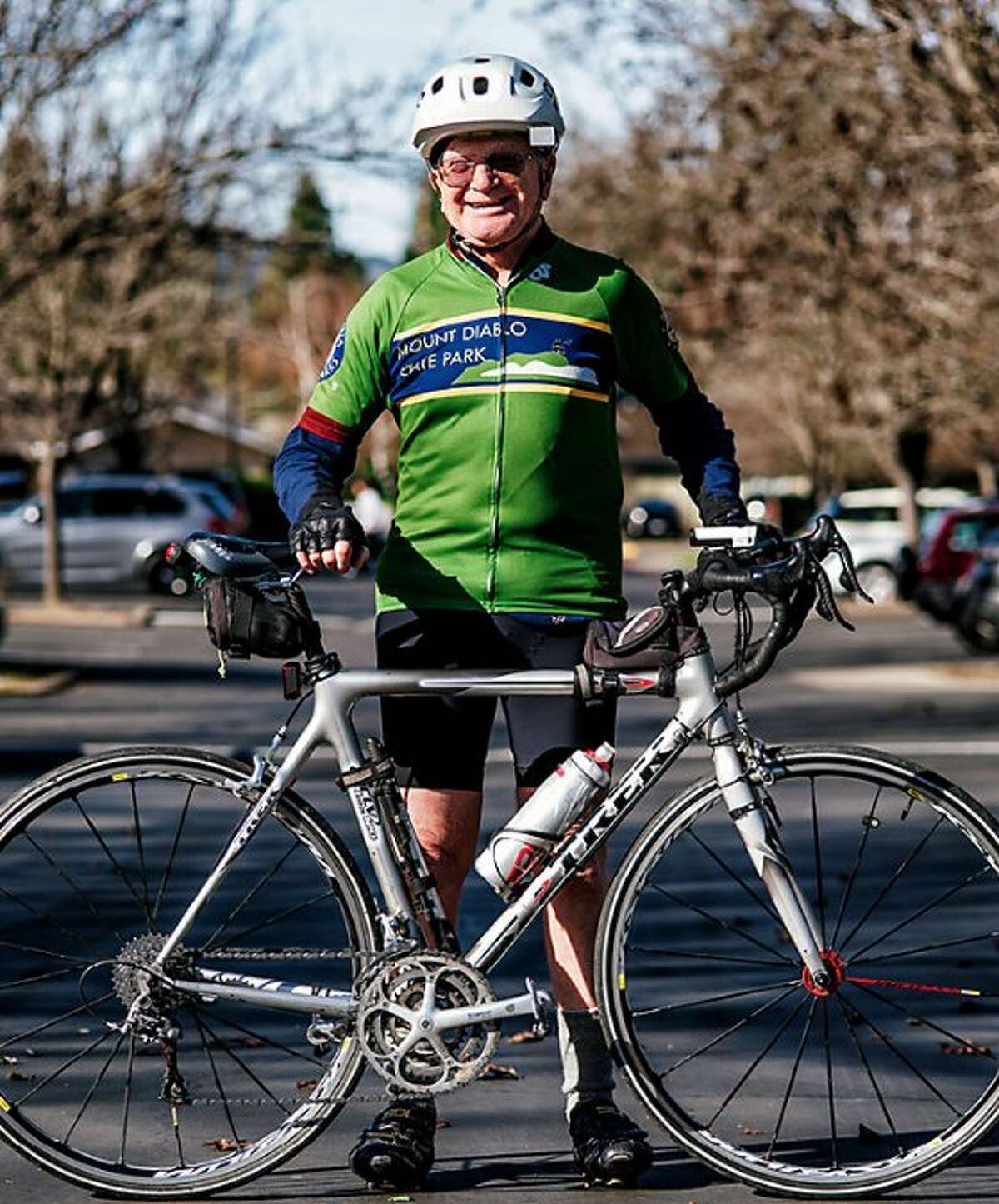 Joe Shami, 85, completed his 600th week in a row of cycling to the Mount Diablo summit