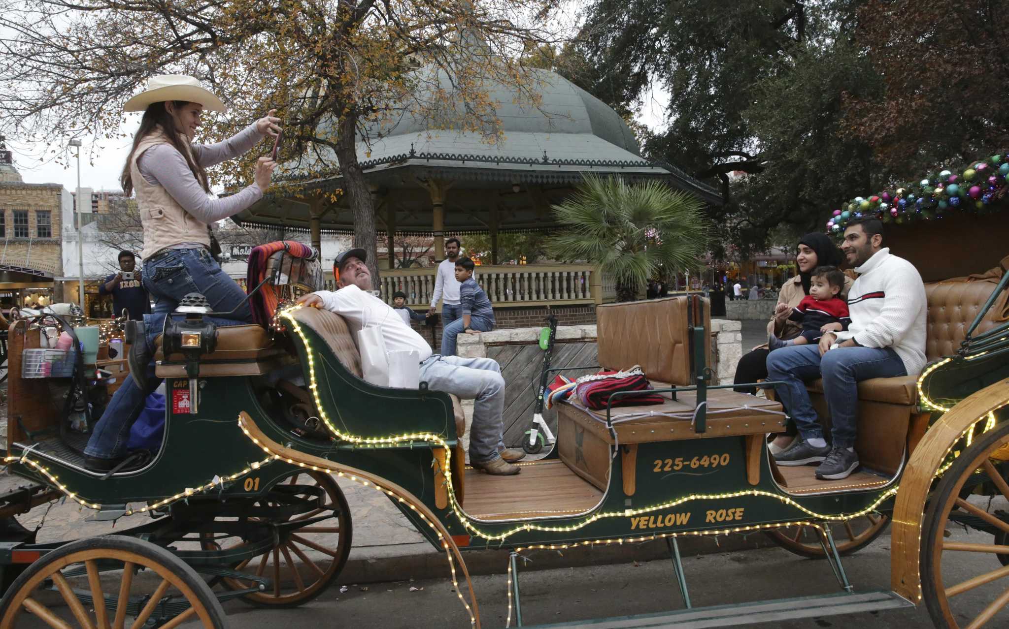 San Antonio must end antiquated tradition of horse-drawn carriages