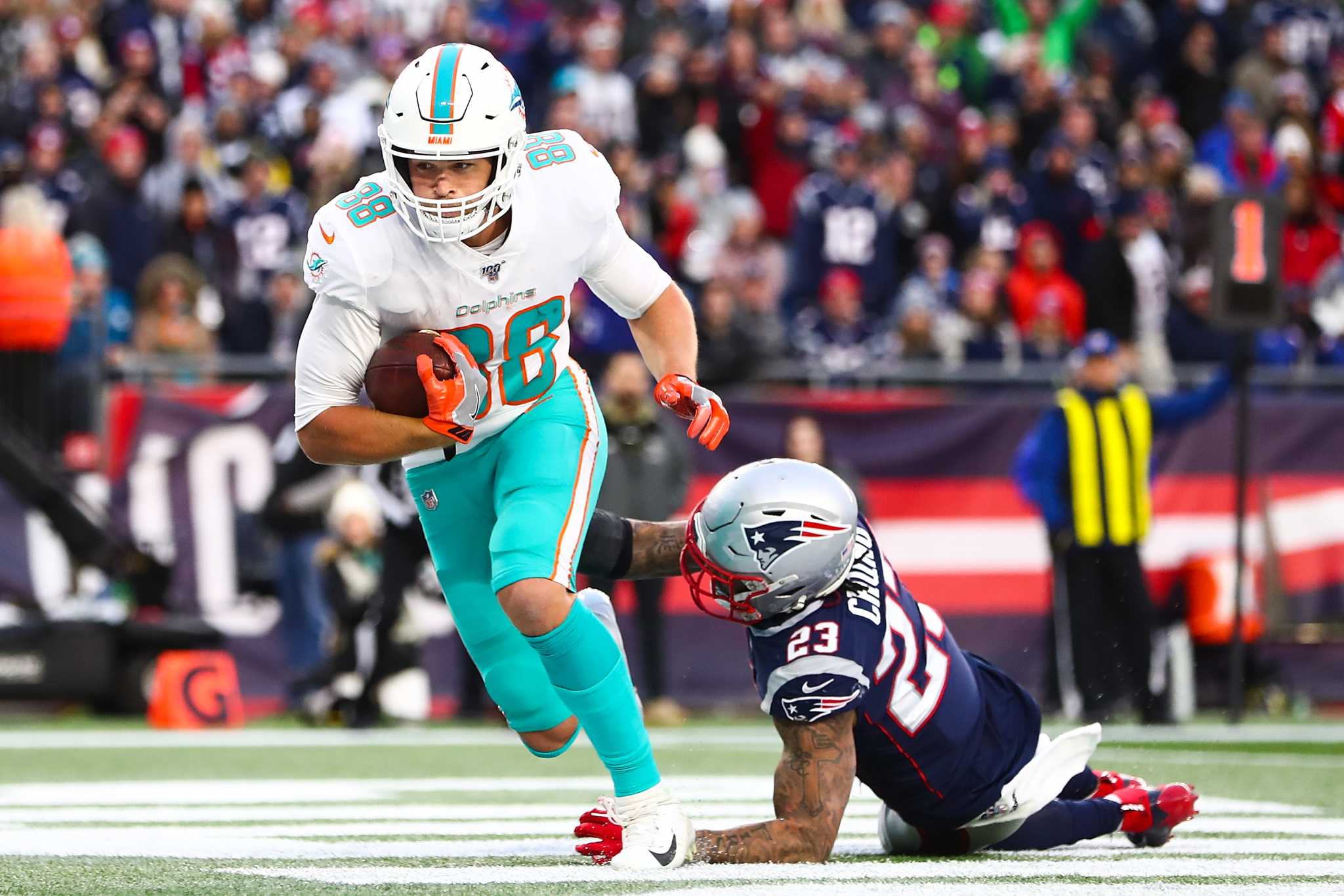 Miami miracle! Dolphins score on wild final play to beat Patriots