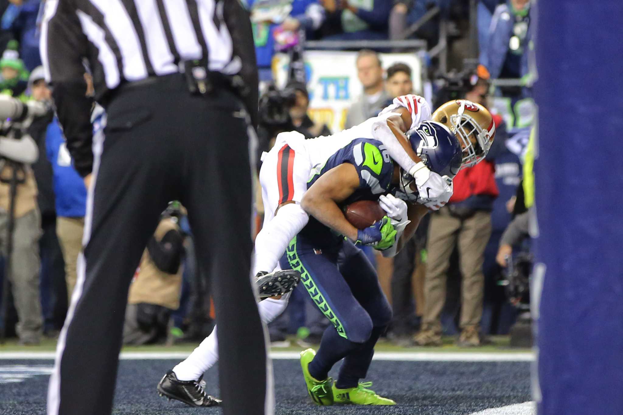 Seahawks vs. 49ers Final Score: Seattle falls 21-13, 49ers take NFC West  title - Field Gulls