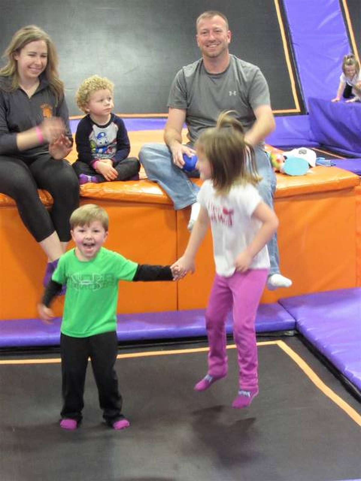 Trampoline Park Glen Burnie - hkj12ac