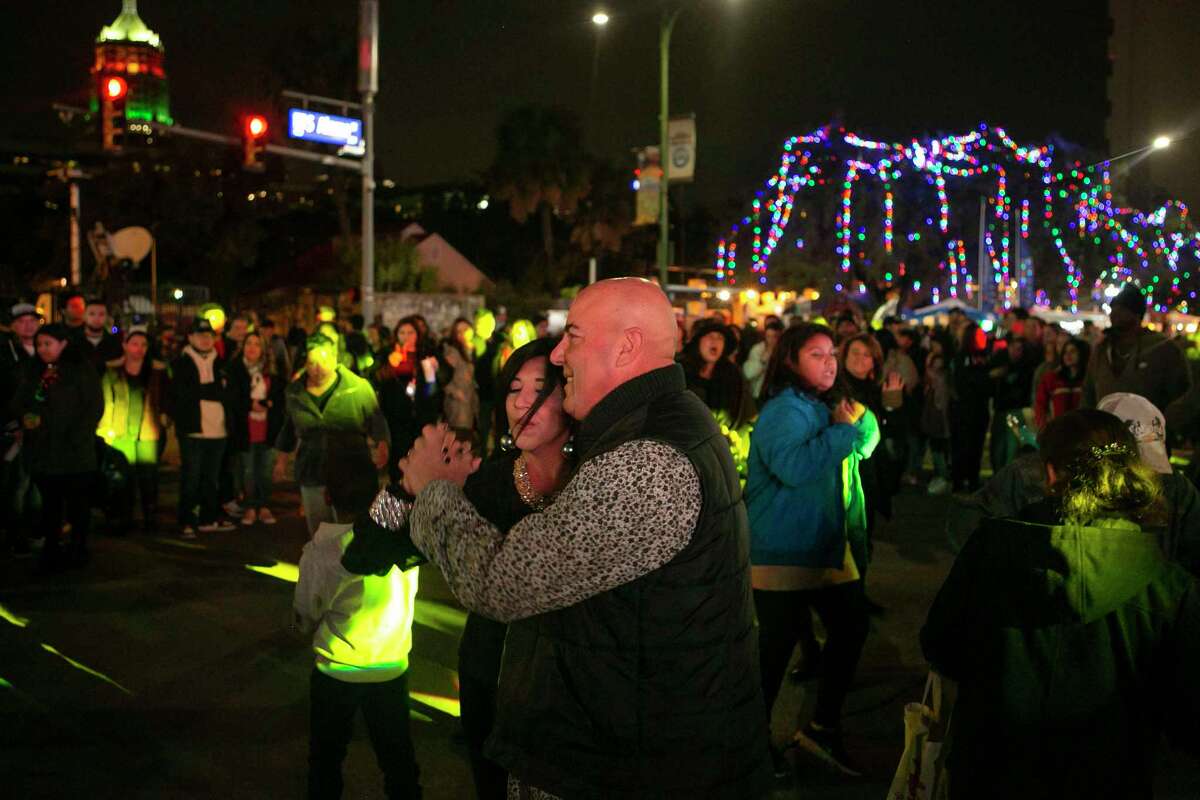 New Year’s Eve brings throngs of revelers to downtown San Antonio