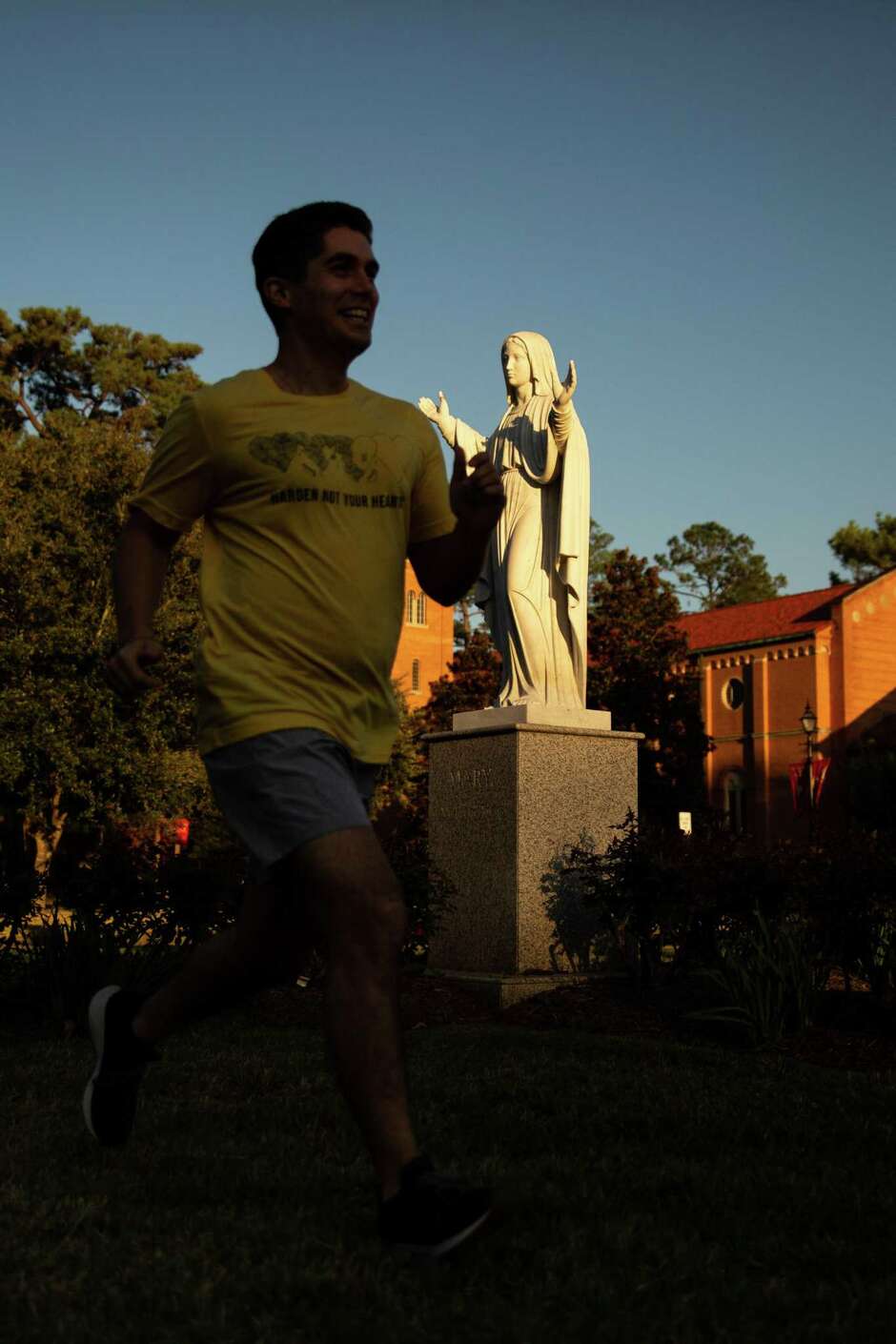 For these priests, religion and running go hand in hand - HoustonChronicle.com