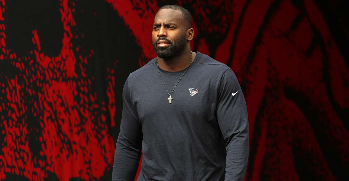 Whitney Mercilus handed out pizzas to thank hospital workers for their work during the coronavirus pandemic.