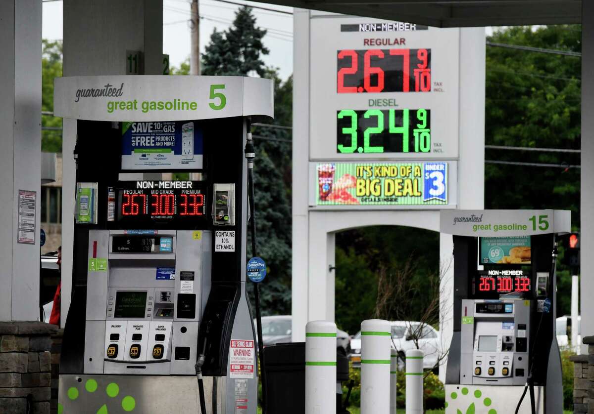 Gas, airfare prices expected to drop in 2020