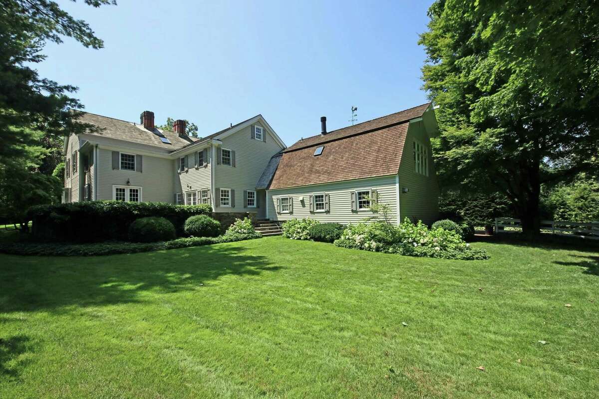On the Market Custom colonial in Southport a gracious homage to an