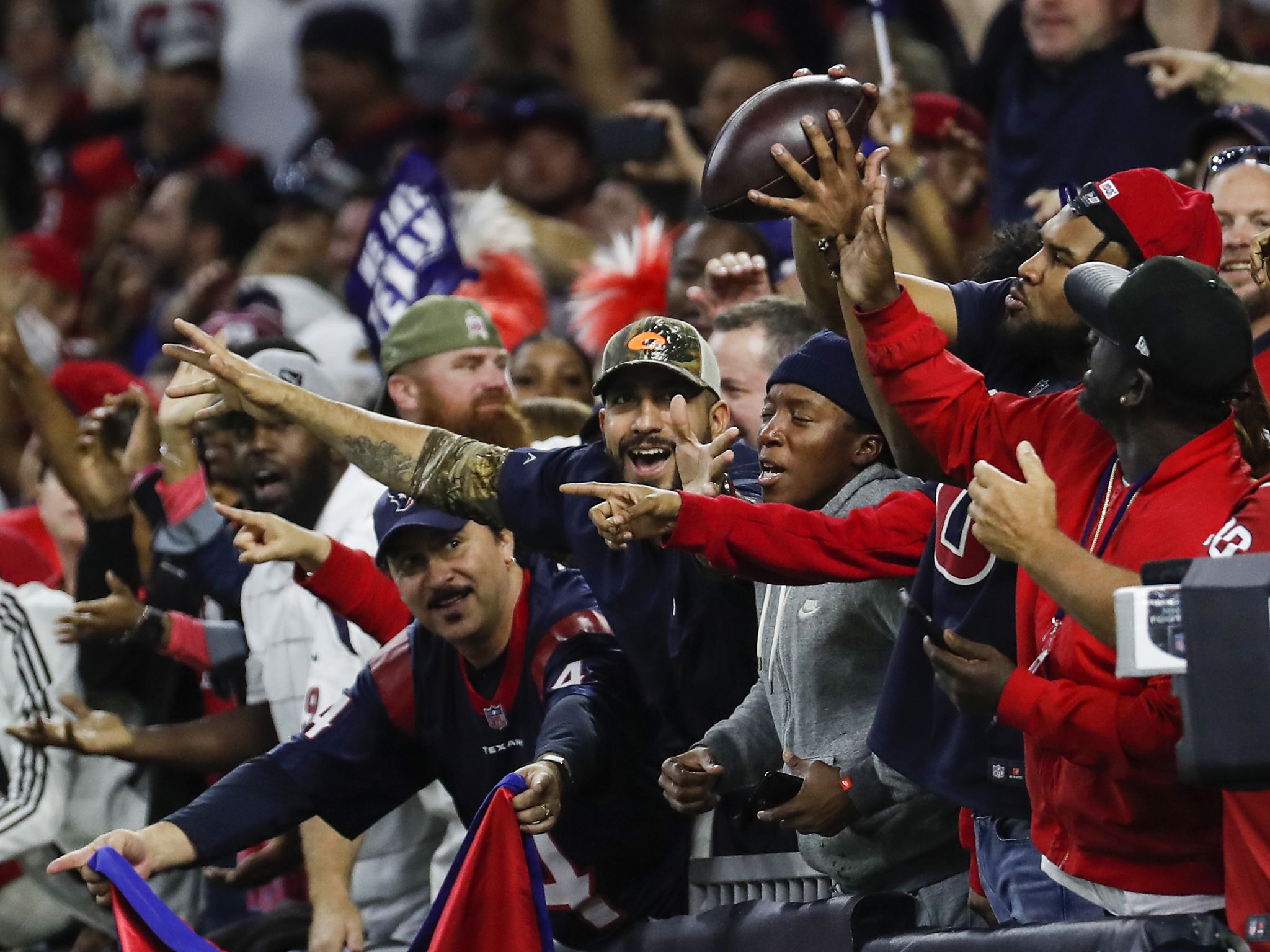 Texans working to have fans for second home game