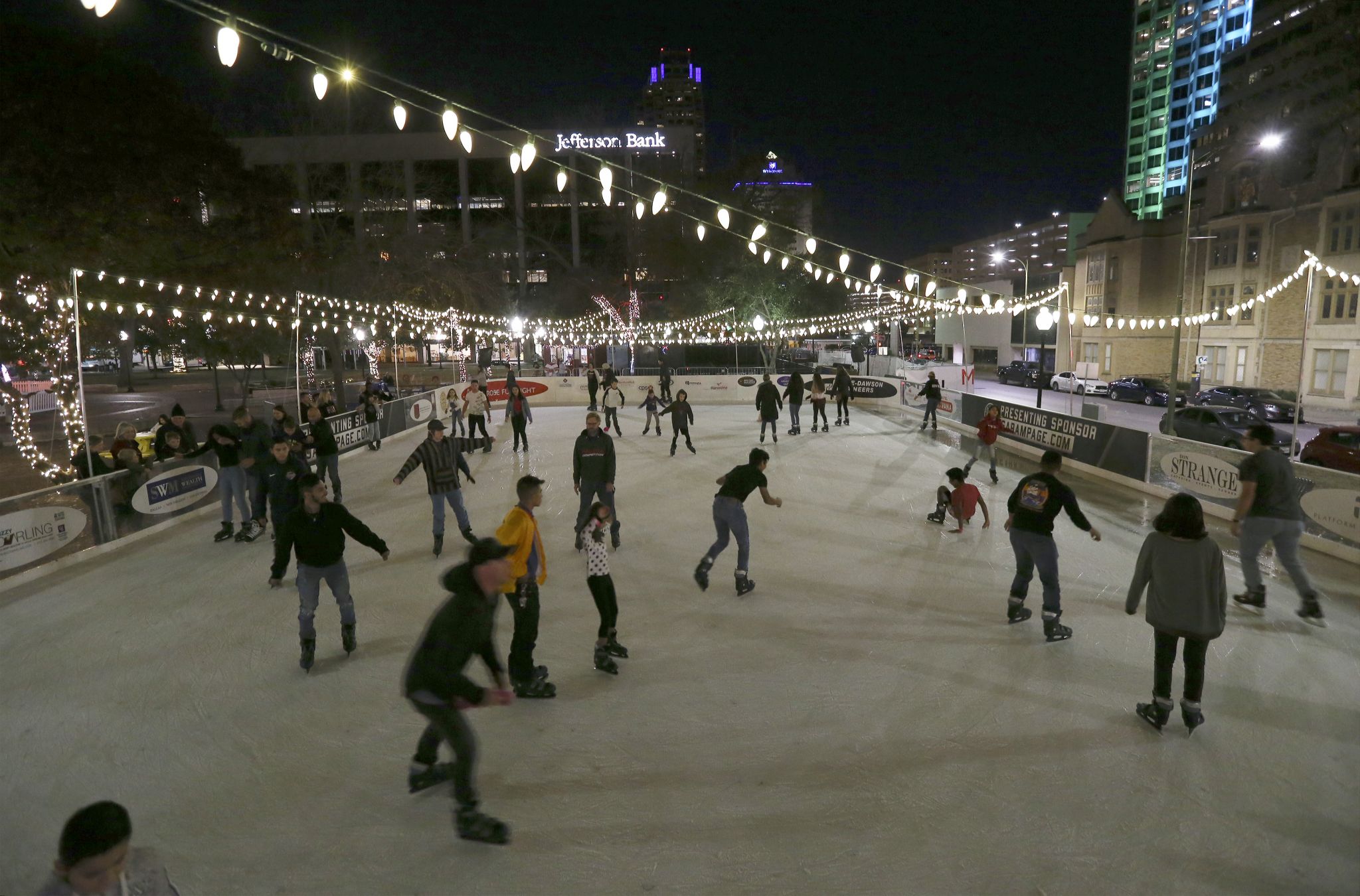Date announced for popular ice rink in downtown San Antonio
