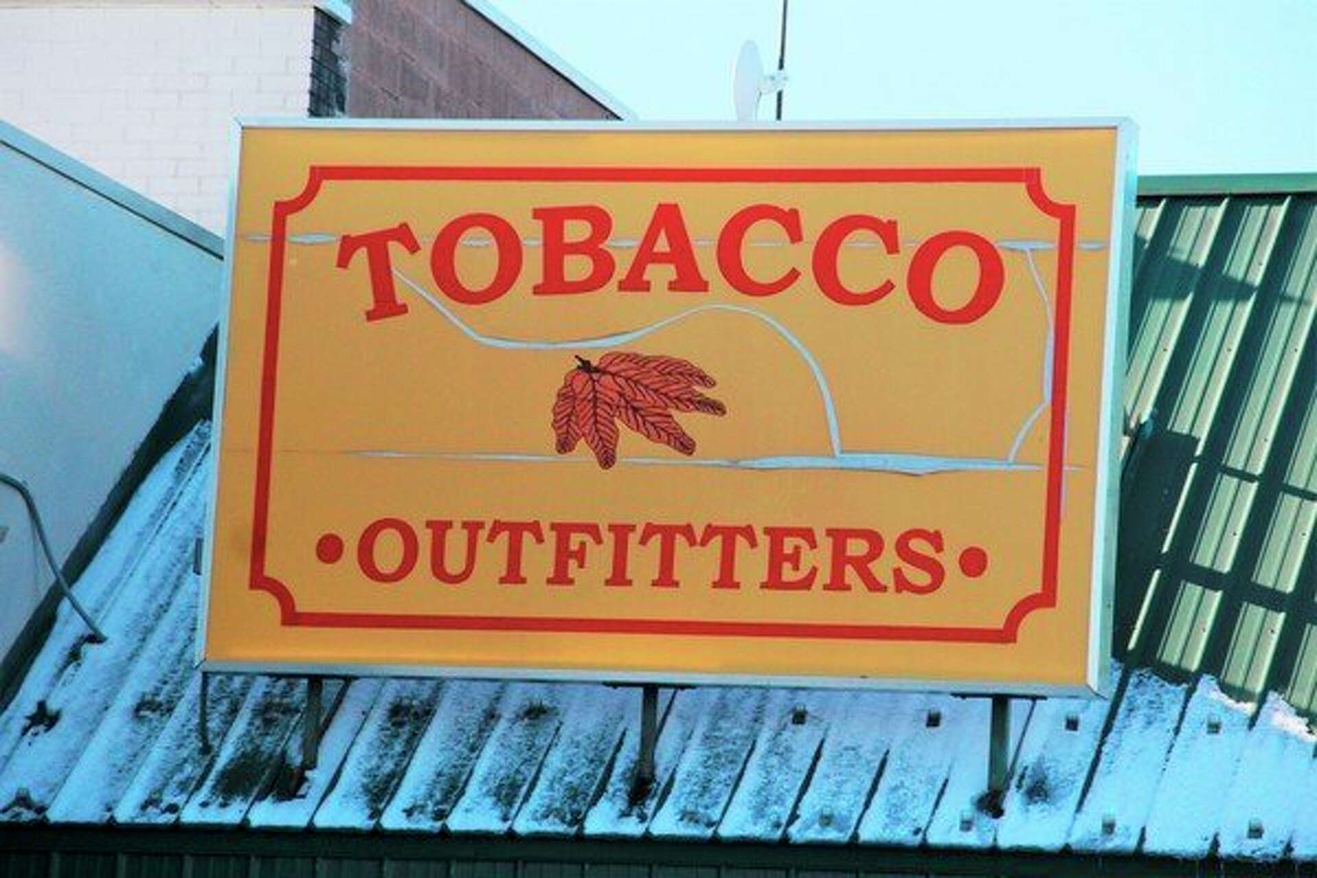 FDA raises smoking age from 18 to 21