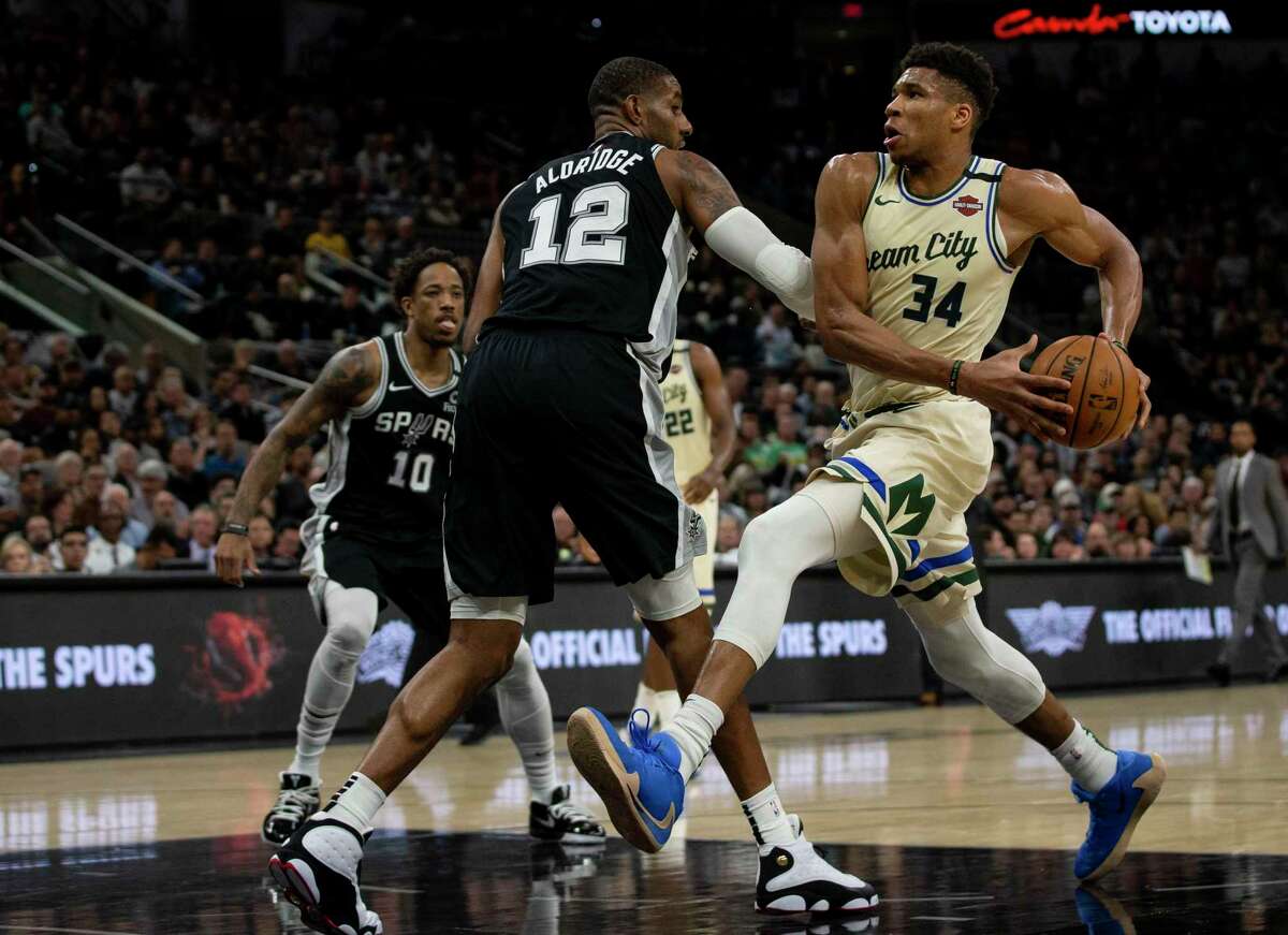 Spurs hit 19 3-pointers to stop NBA-best Bucks, 126-104