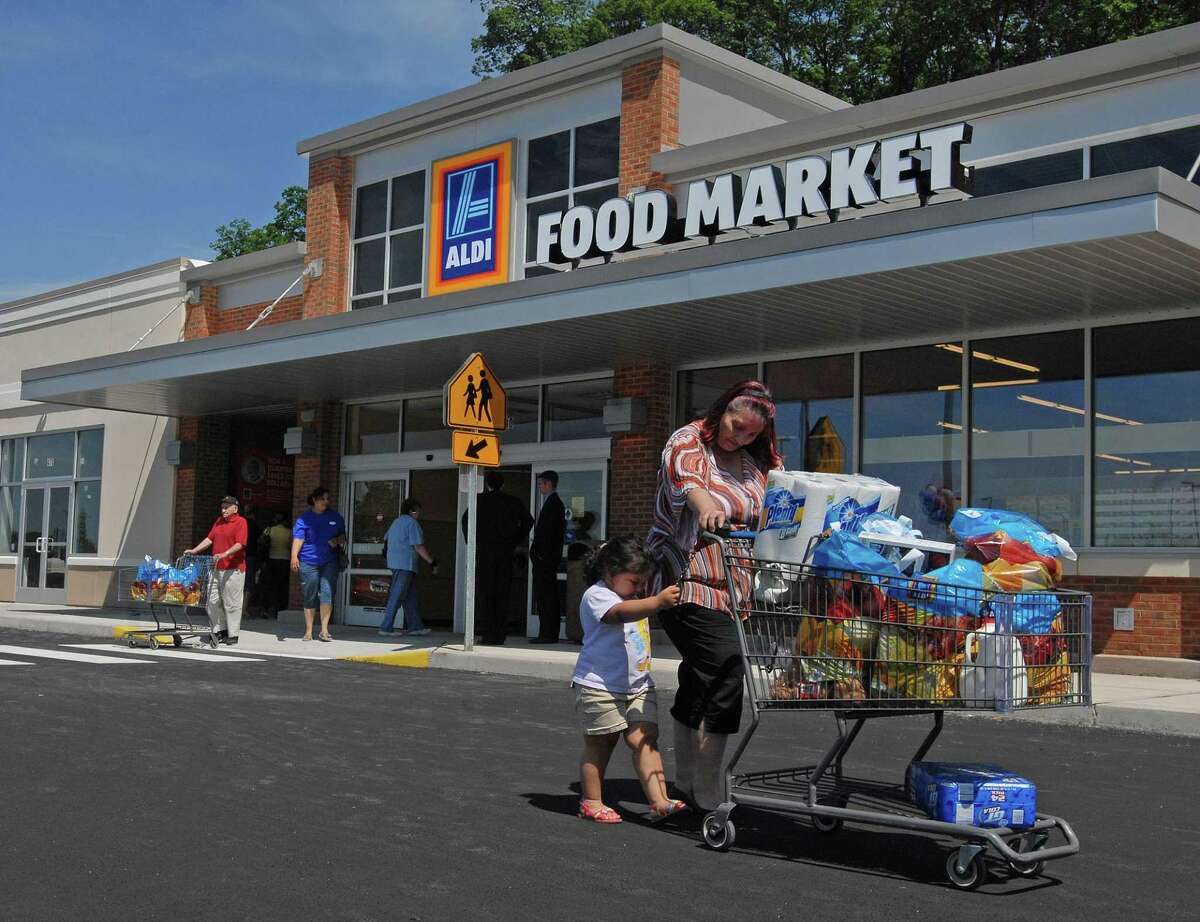 Aldi Pay: Varies Job huties: Aldi is currently hiring individuals in all of its stores as well as its warehouses. Hiring in: Most CT locations Apply here