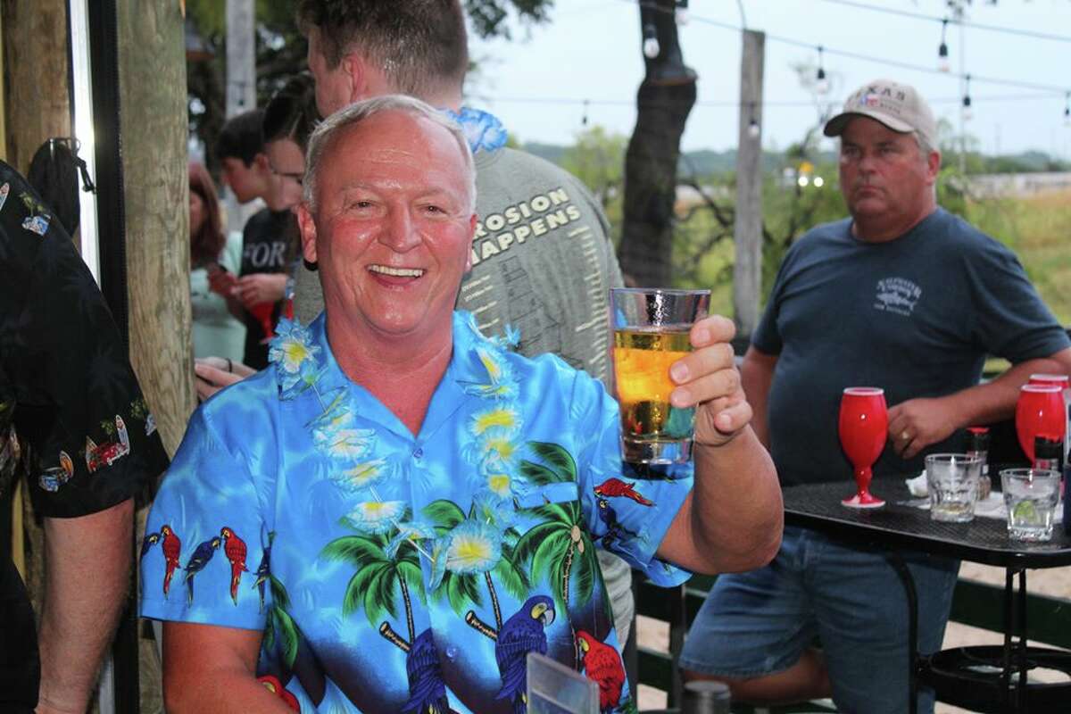 San Antonio Parrot Heads Party Hard To Jimmy Buffett And Donate A Ton Of Cash