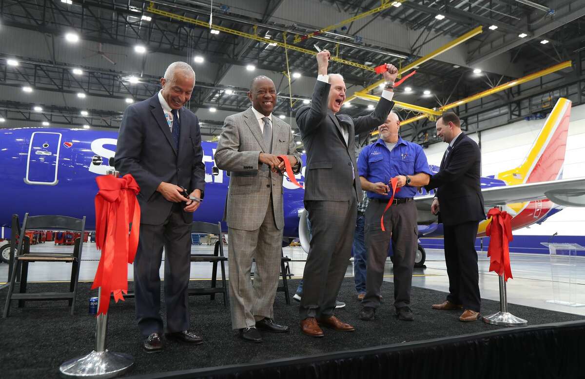 Southwest Airlines opens 125M maintenance facility in Houston