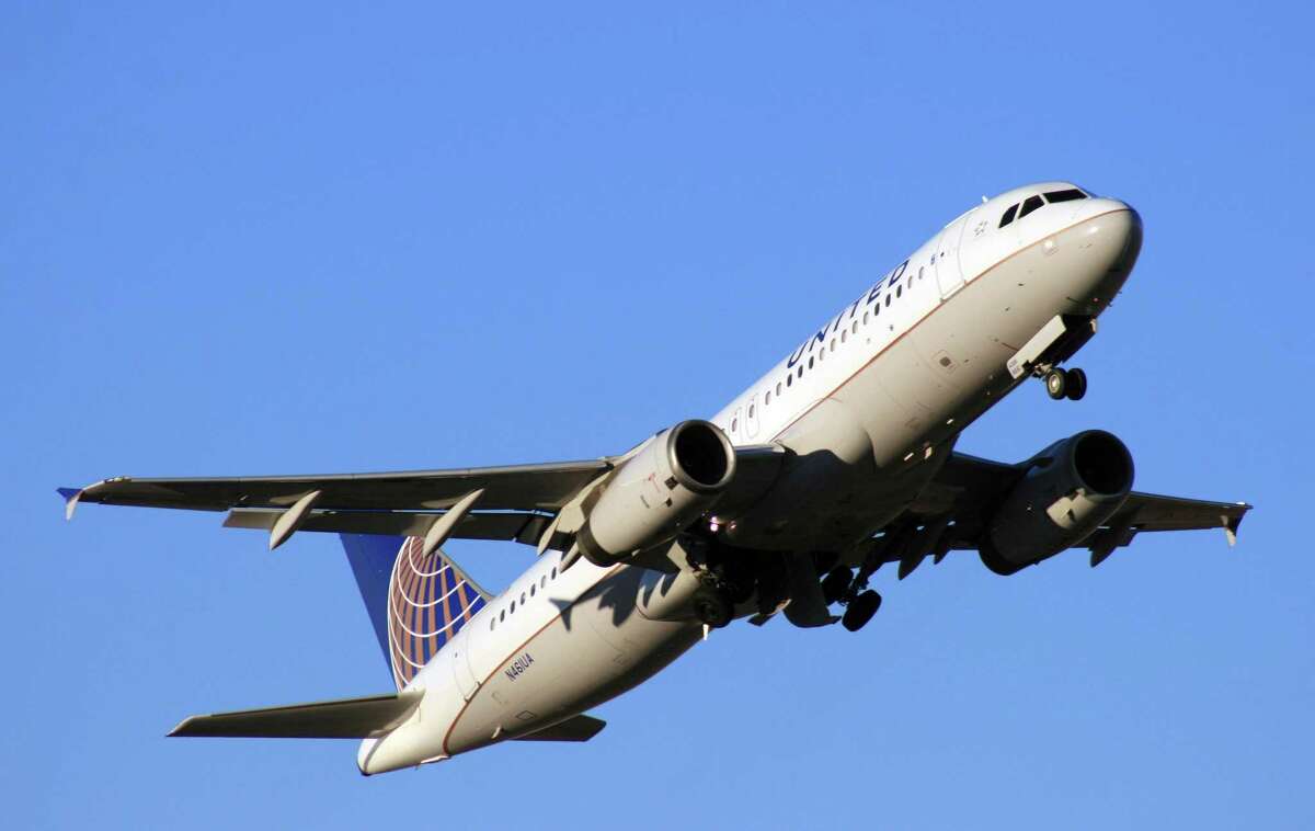 A United Airlines Airbus A320 takes off from Bush Intercontinental Airport.