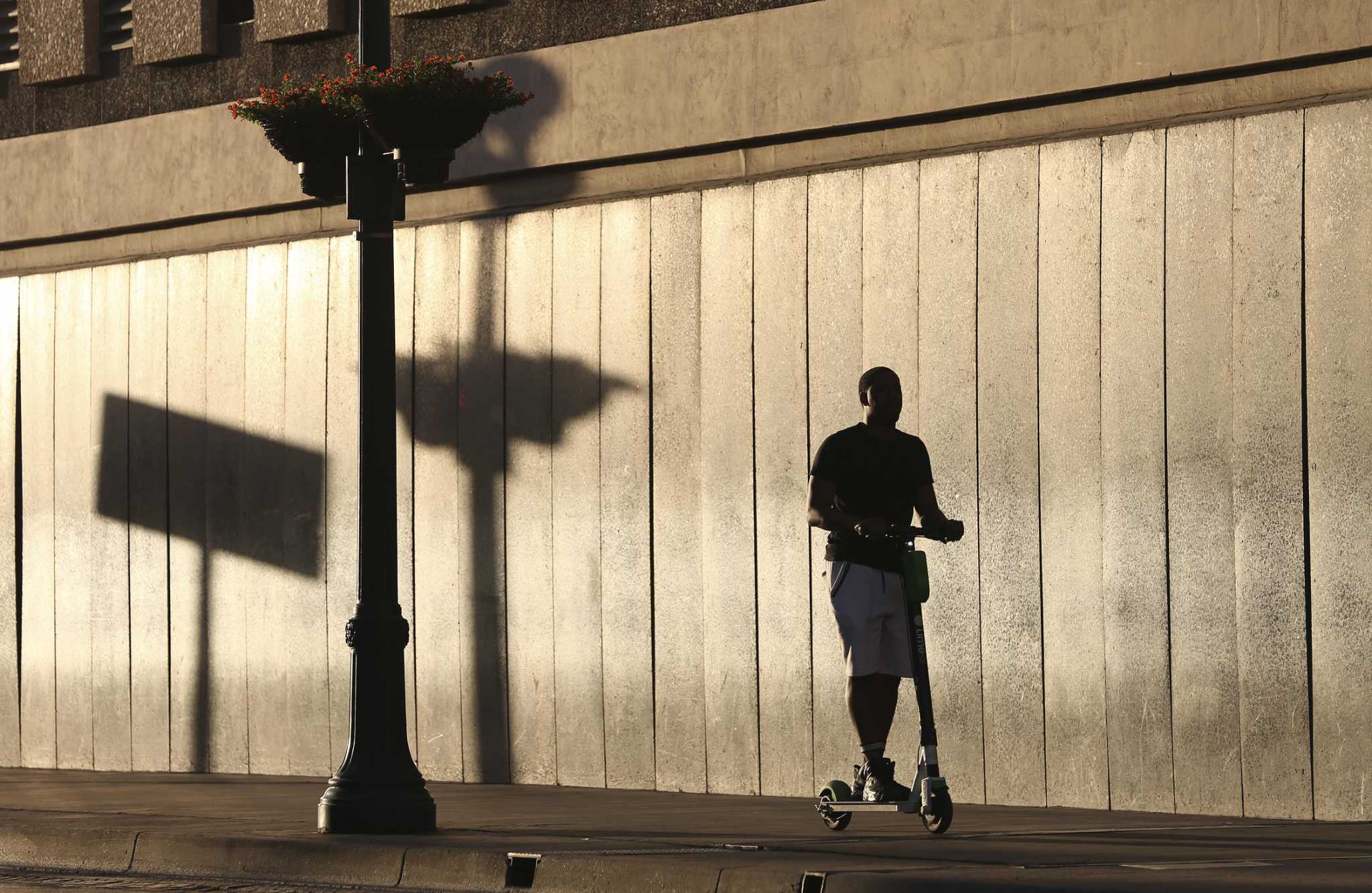 San Antonio teen shot in leg while riding e-scooter - Vimarsana News