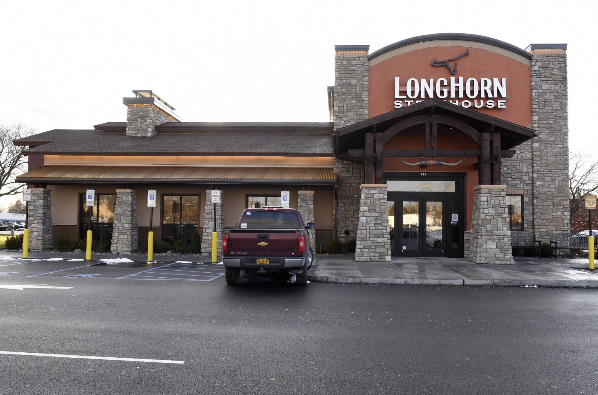 Restaurant Review Longhorn Steakhouse In Colonie