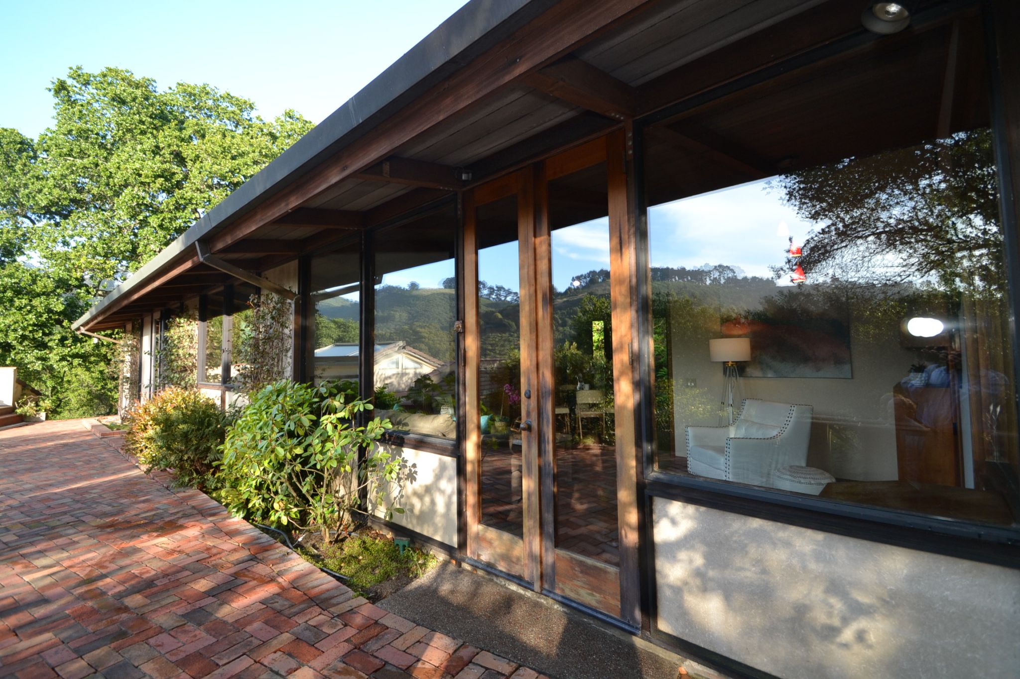 An entire estate in the Berkeley hills for 1.25M? Yes, and with a wine