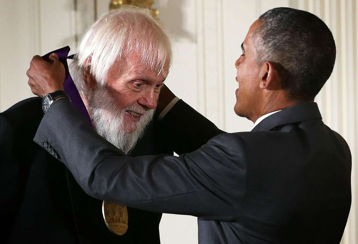 FILE - 5 JANUARY 2020: American Conceptual Artist John Baldessari, 88, has died WASHINGTON, DC - SEPTEMBER 10: U.S. President Barack Obama (R) presents the 2014 National Medal of Arts to John Baldessari (L) during an East Room ceremony at the White House September 10, 2015 in Washington, DC. John Baldessari was honored for his contributions as a visual artist. (Photo by Alex Wong/Getty Images)