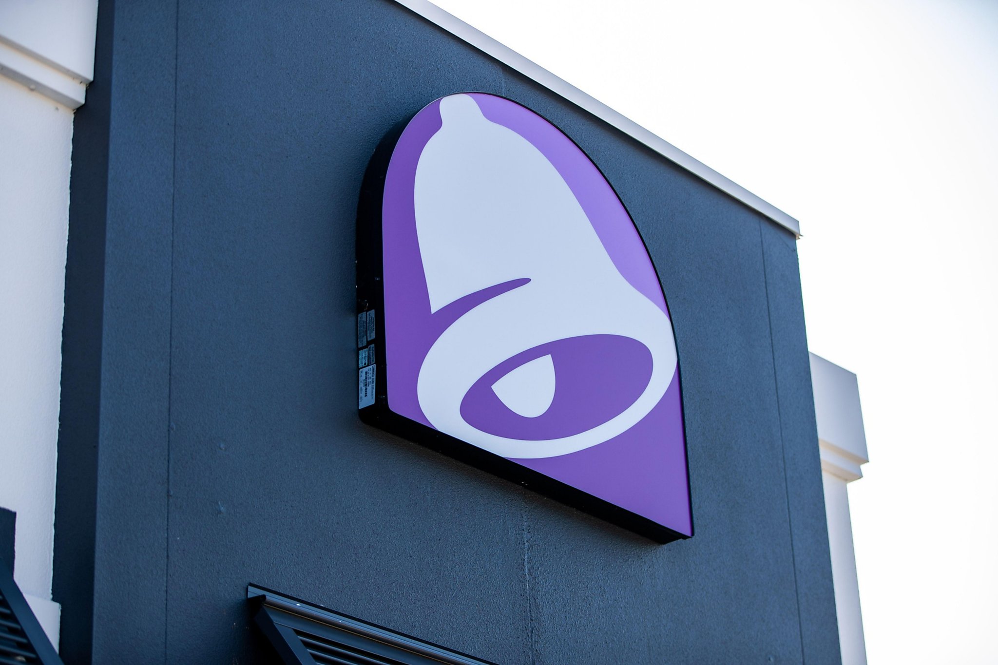 A New Taco Bell Cantina Opens in San Jose at Westfield Oakridge