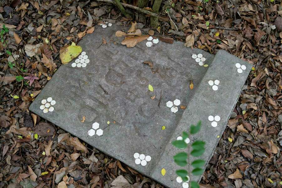 Houston’s Pleasant GreenCulbertson cemetery is like many AfricanAmerican graveyards rundown