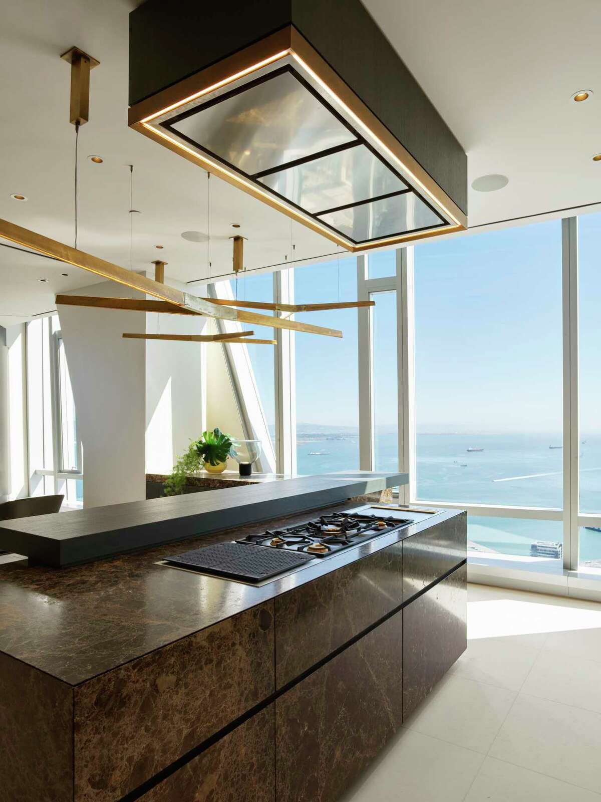 Curated visual reference: Unrivaled In Height And Views 181 Fremont S Grand Penthouse Photo Inspiration