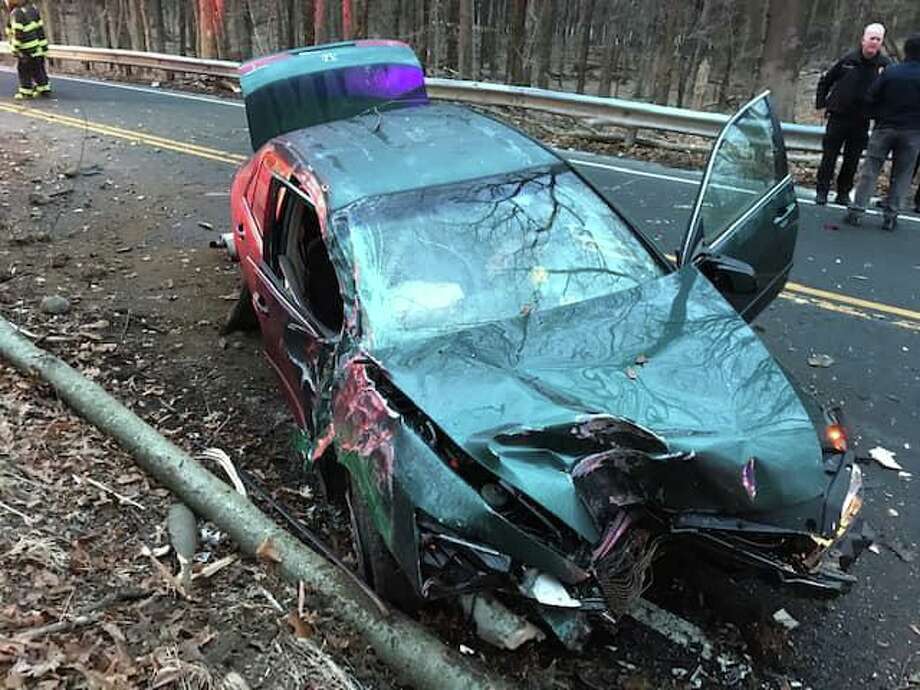 No major injuries in Route 136 crash in Easton Connecticut Post