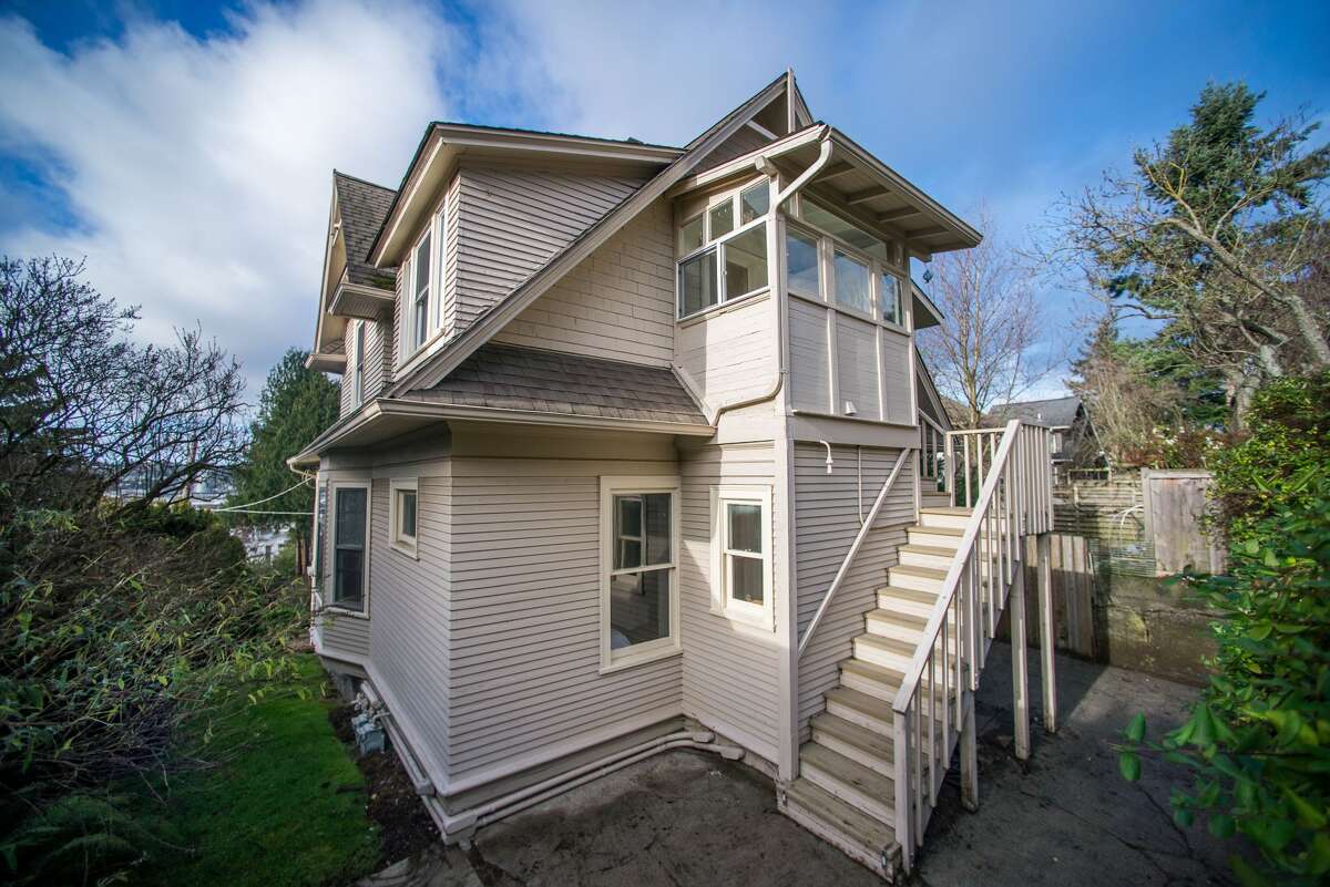 Smart investment alert Fremont duplex has tons of potential