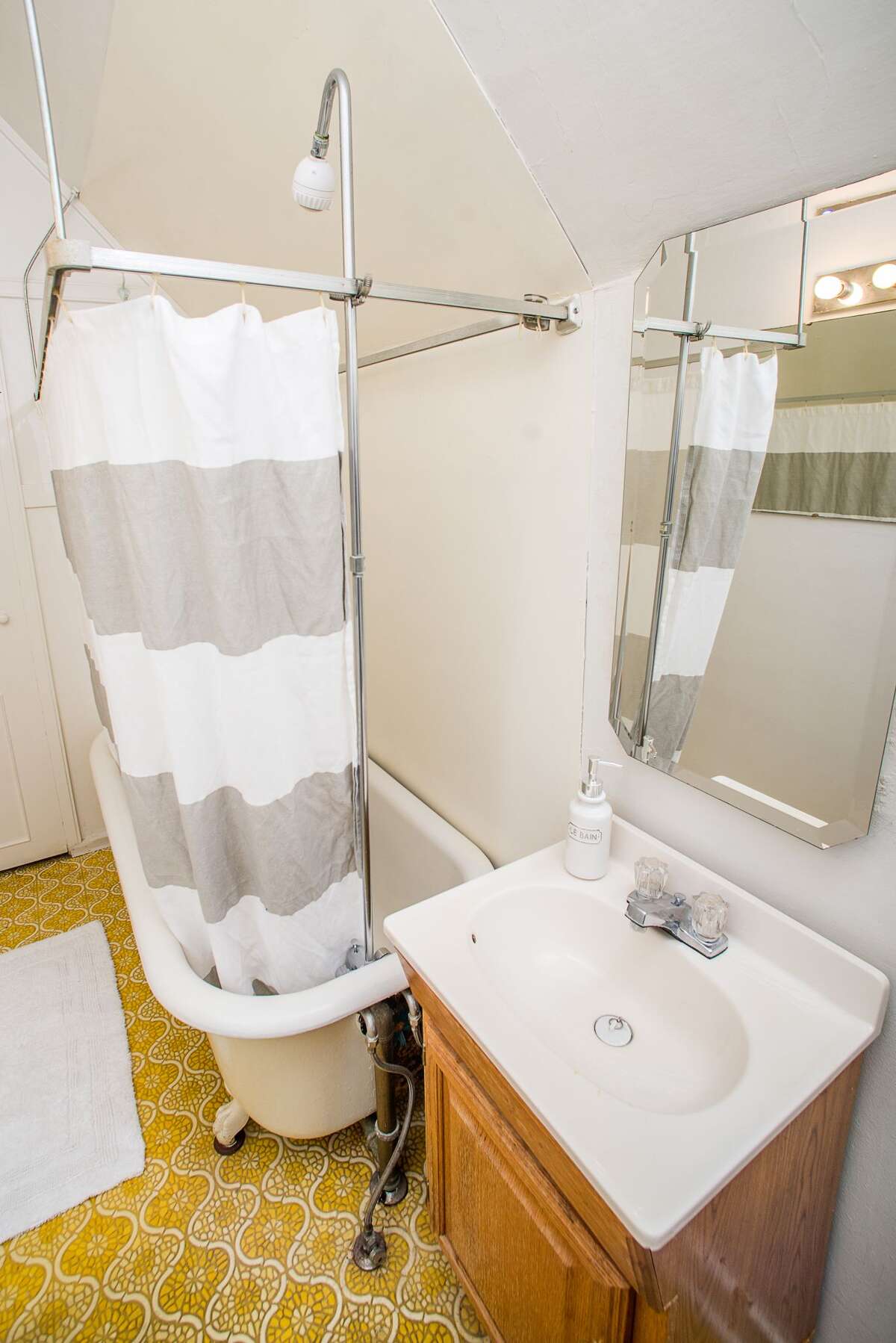 Smart investment alert Fremont duplex has tons of potential