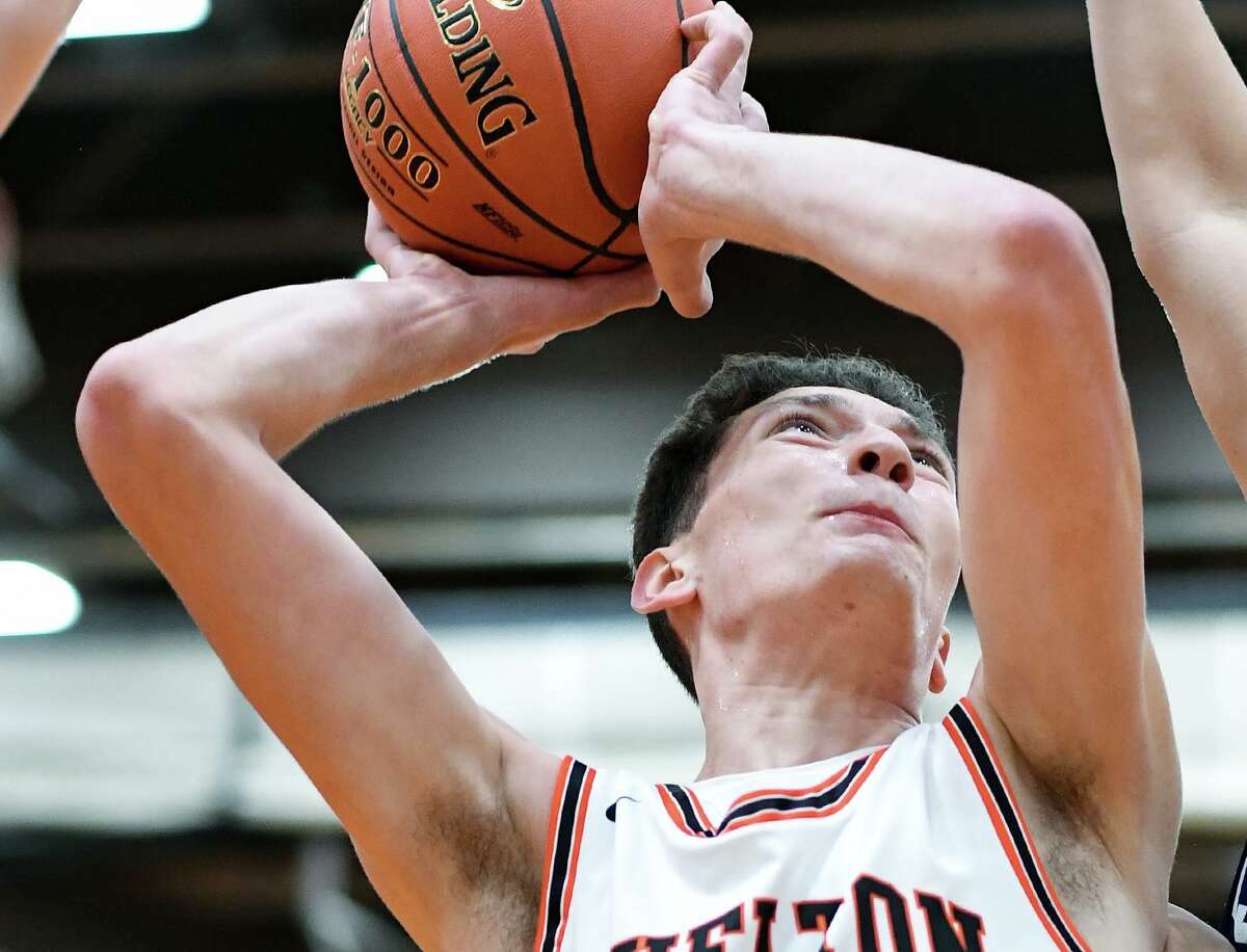 Peri Basimakopoulus scored 20 points in the Hand game.
