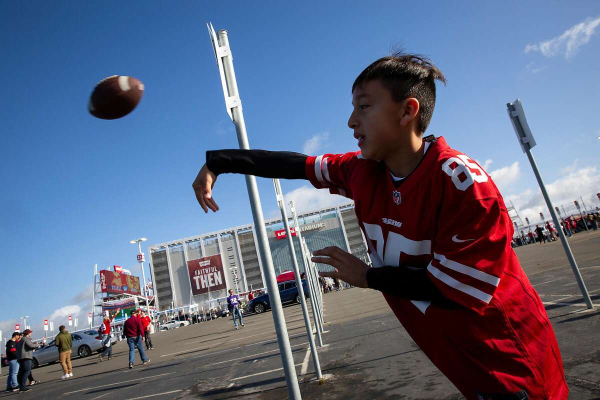 49ers fans start party early at first playoff game in Levi's Stadium