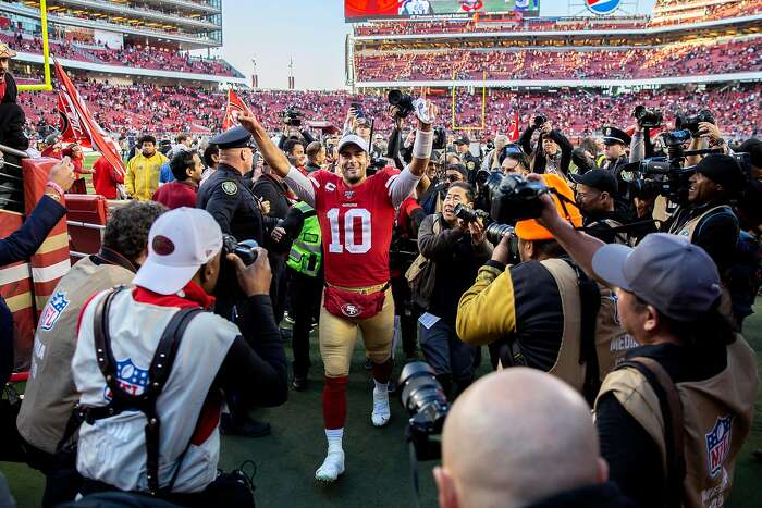 San Francisco 49ers defensive end Dee Ford (55) salutes the fans during an  NFL divisional playoff game against the Minnesota Vikings, Saturday, Jan.  11, 2020, in Santa Clara, Calif. The 49ers defeated