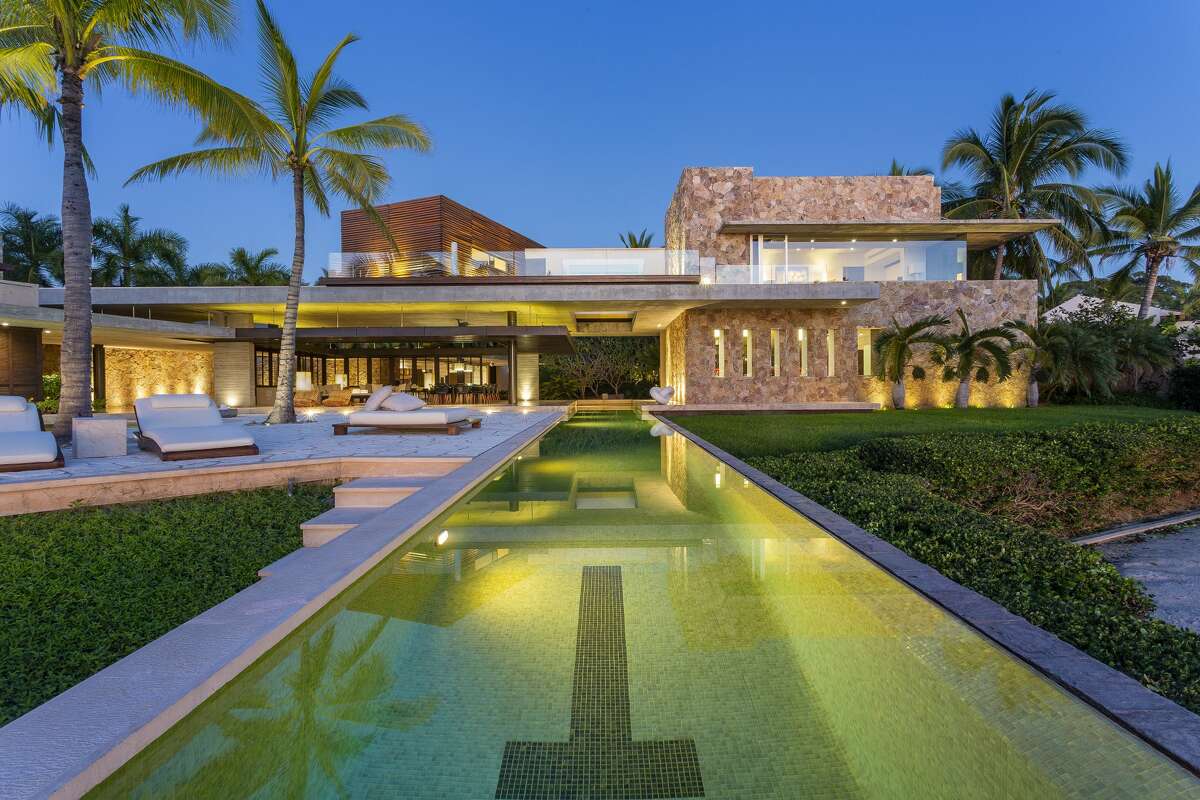 The all-inclusive oceanfront Mexican mansion of wildly successful and innovative tech exec Jon Rubinstein is for sale at $20M