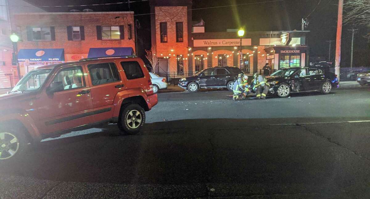 Bridgeport crash shuts down part of Fairfield Avenue