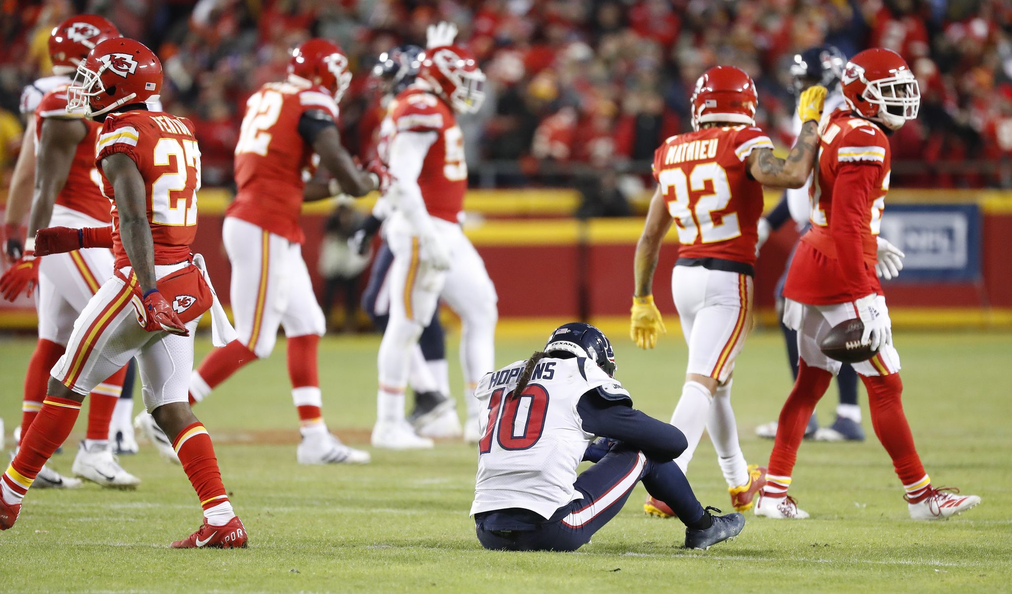 Chiefs End 22-Year Run of Playoff Futility by Thrashing the Texans - The  New York Times