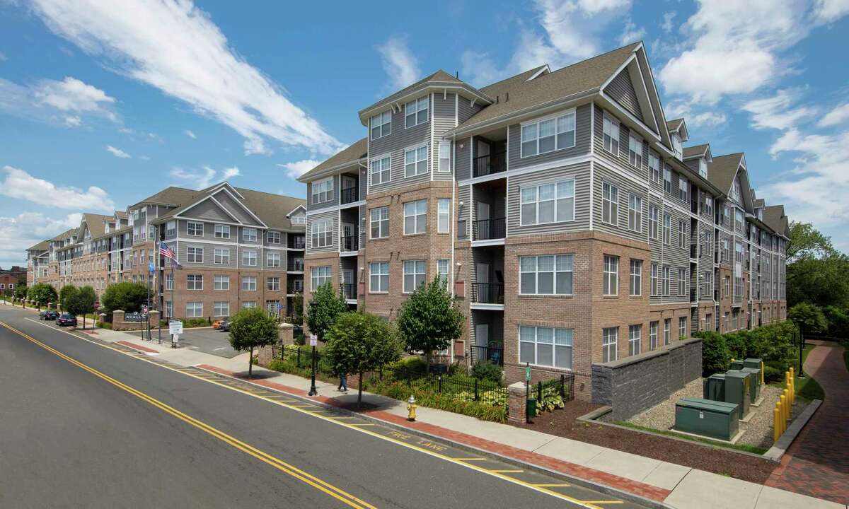 CBRE has announced the sale of Avalon Shelton, a 250-home mid-rise luxury apartment community in Shelton, to Merion Realty Partners.