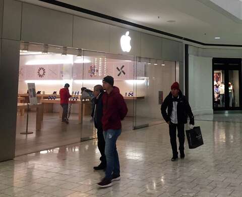 Apple Announces Stamford Store Closing The Hour