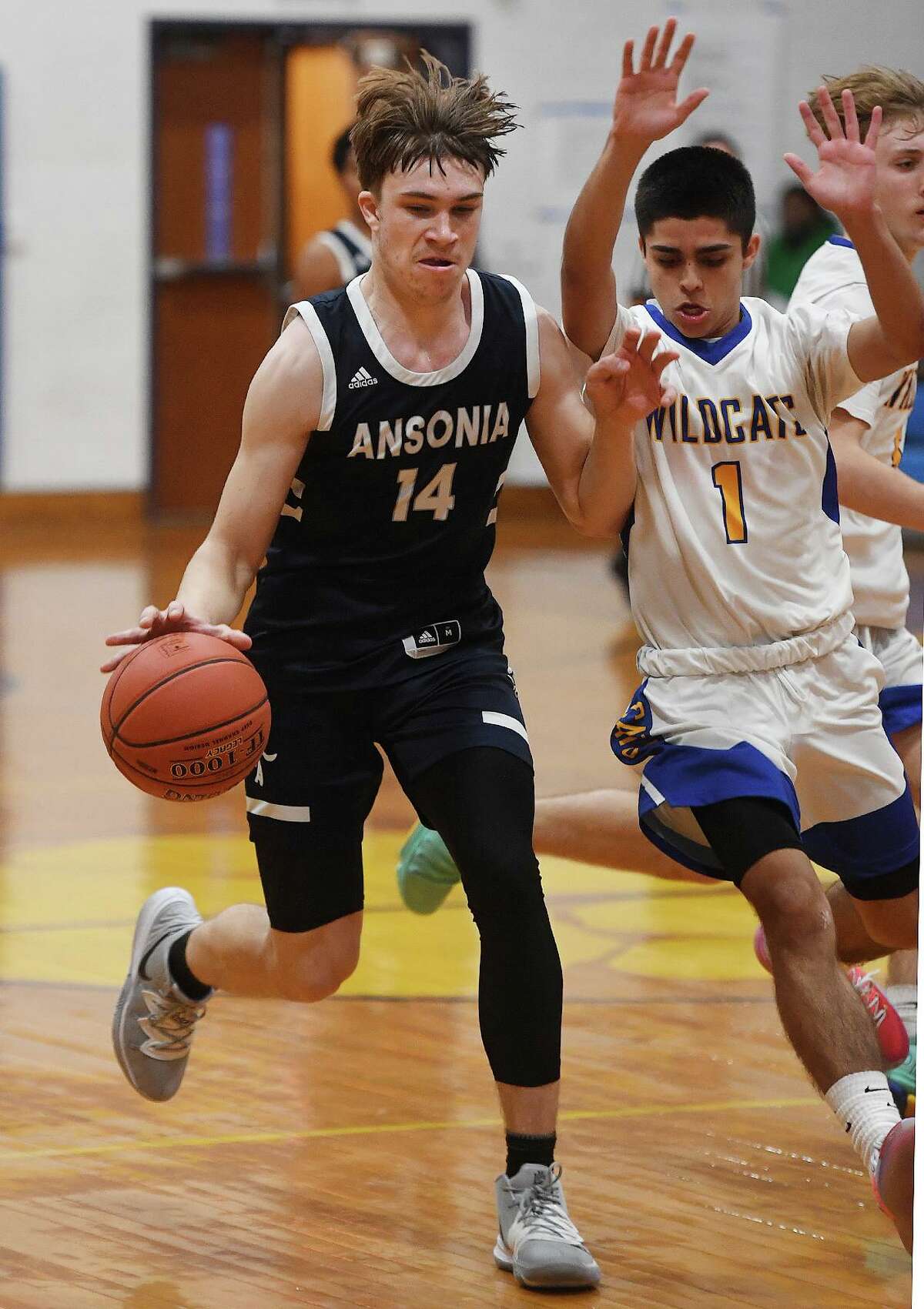 Seymour, without AllStater Perkins, pulls away from Ansonia