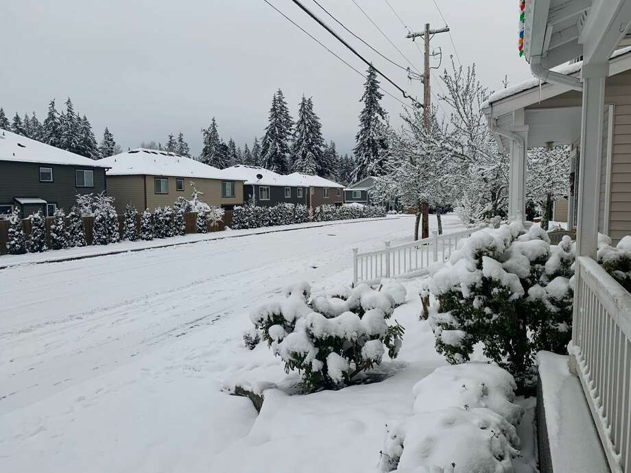 A snow-covered street in Mill Creek. Photo: By Lindsay Engler/Special To SeattlePI
