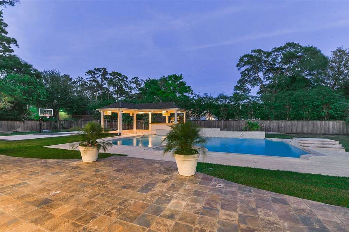 Former Rockets player Steve Francis swaps Memorial mansion with Sugar