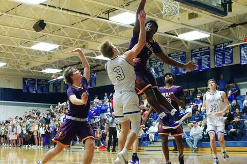 Boys Basketball Galveston Ball Pulls Away From Friendswood For 55 44 Win Houston Chronicle