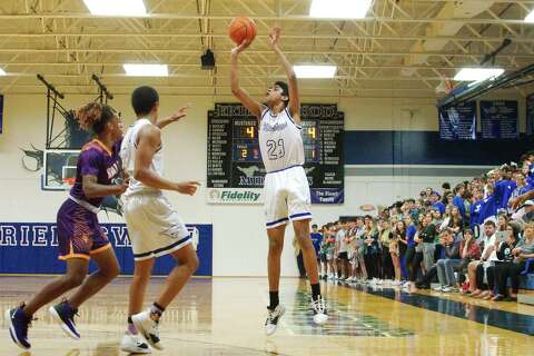Boys Basketball Galveston Ball Pulls Away From Friendswood For 55 44 Win Houston Chronicle