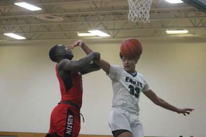 Eagles Break Into 22 6a Win Column With 66 50 Win Over South
