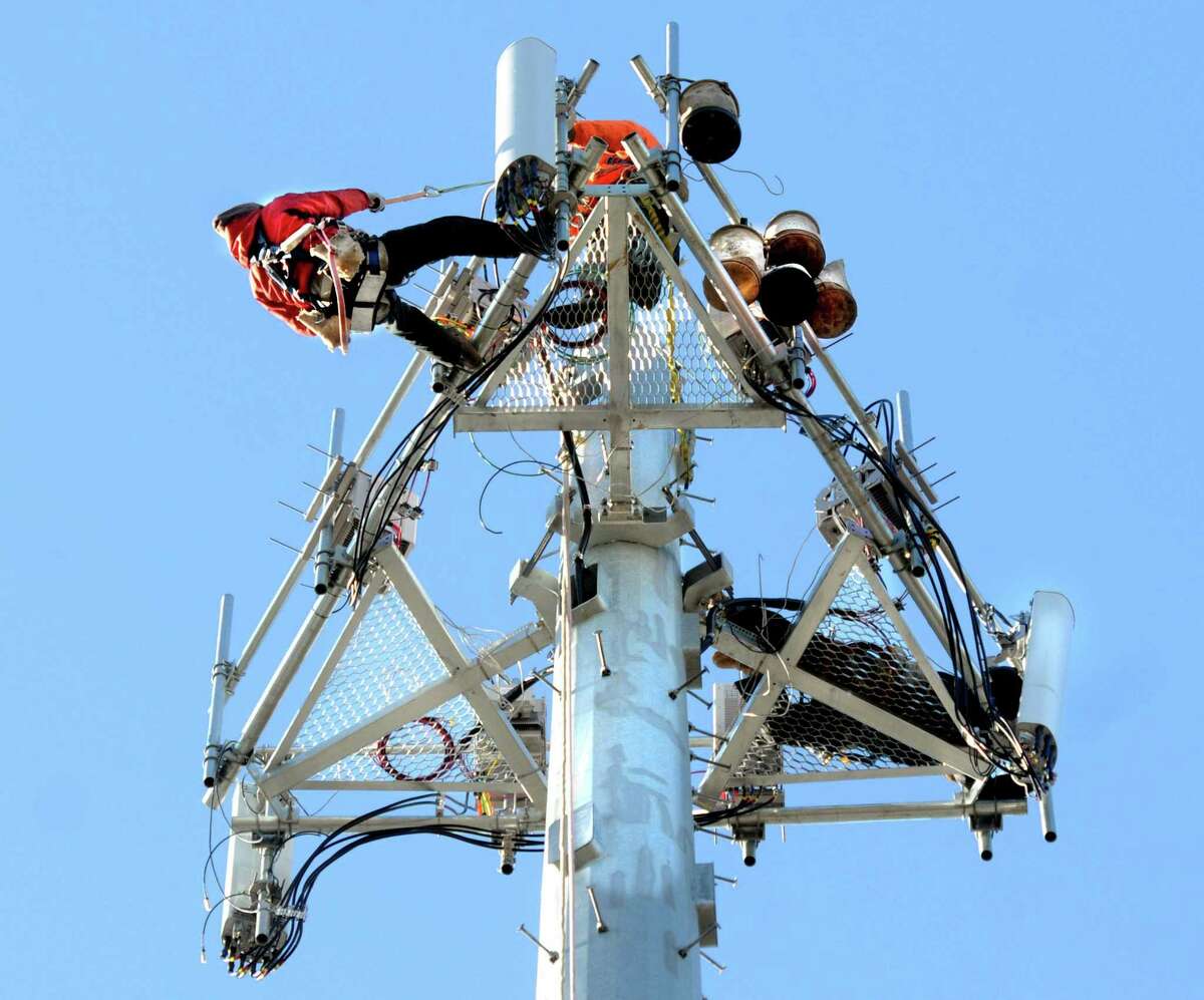 Cell tower field work scheduled in Kent this weekend