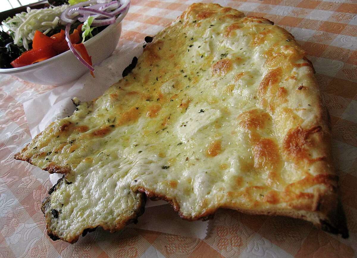 52 Weeks of Pizza Capo’s Pizzeria restaurant scores the first Worth a