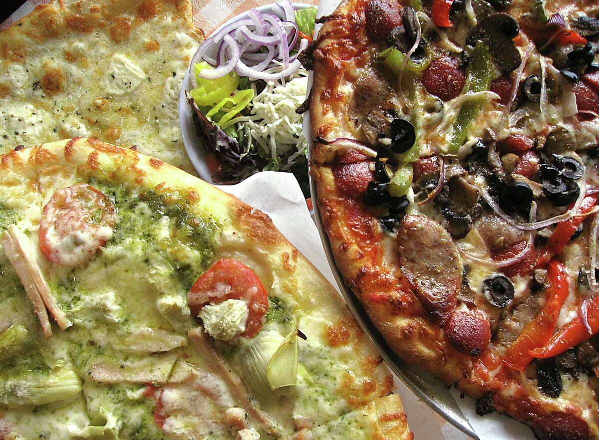 52 Weeks of Pizza Capo’s Pizzeria restaurant scores the first Worth a